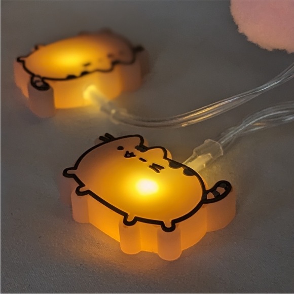 Pusheen string lights - Picture 2 of 4